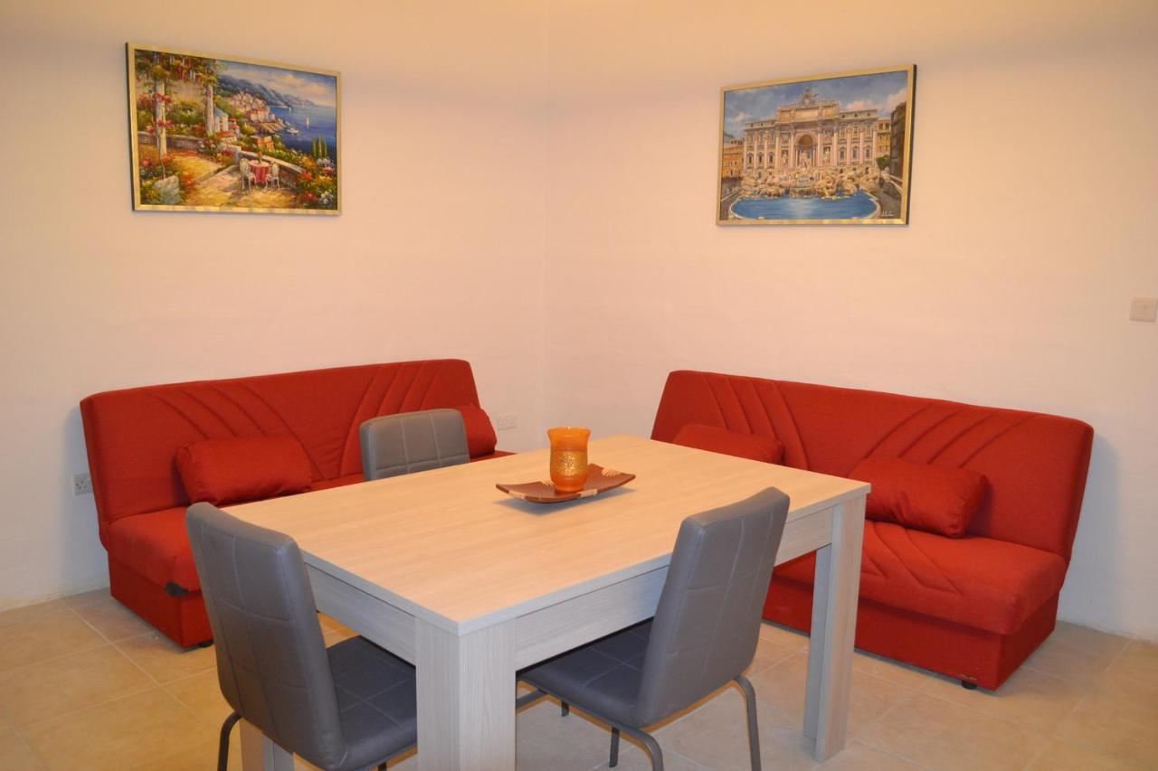 La Luna Town House Слима Екстериор снимка