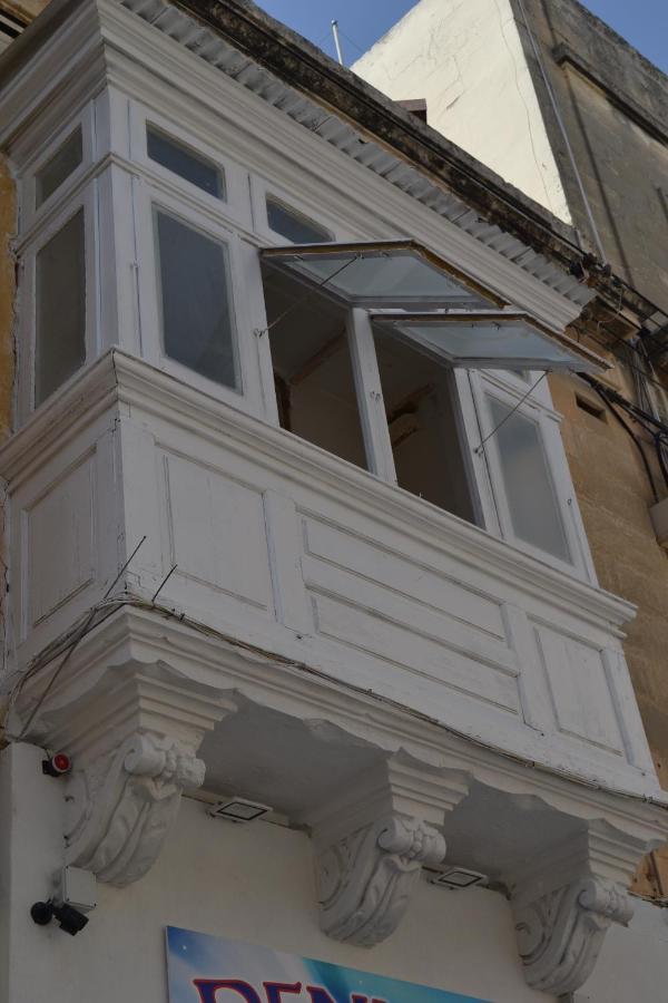 La Luna Town House Слима Екстериор снимка