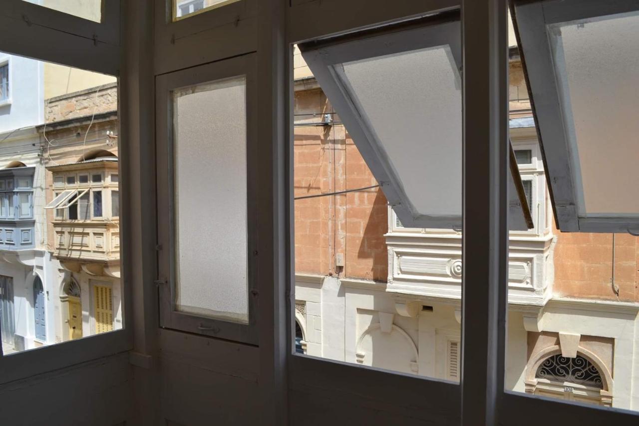 La Luna Town House Слима Екстериор снимка
