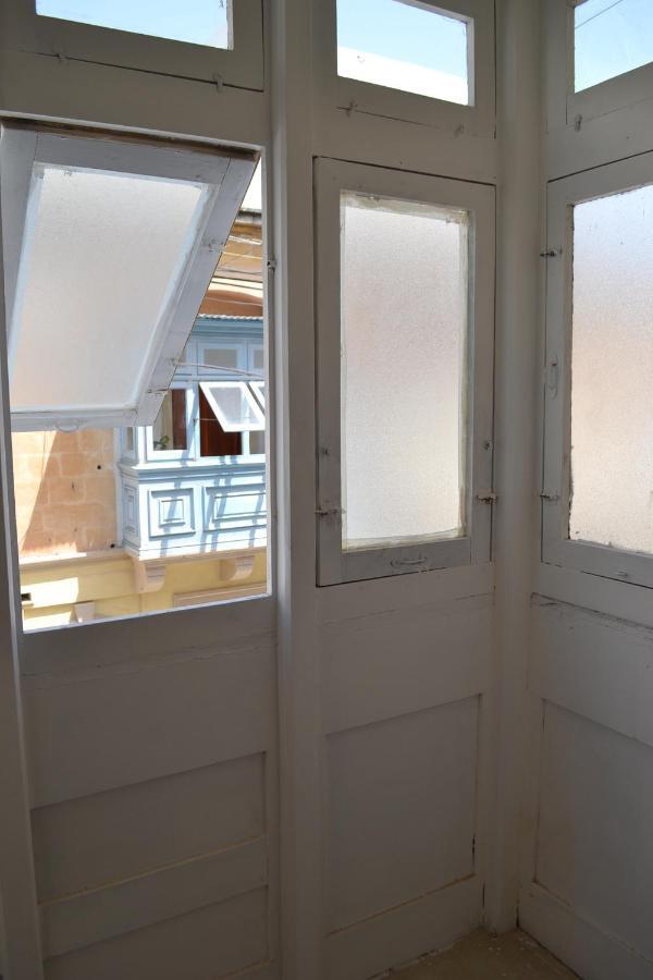 La Luna Town House Слима Екстериор снимка